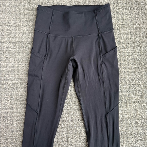 Lululemon black fast and free legging size 4 25 inches - Picture 4 of 7